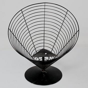 STOLAR, 2 st, "Wire cone", Panton, 1900-talets fjärde kvartal.