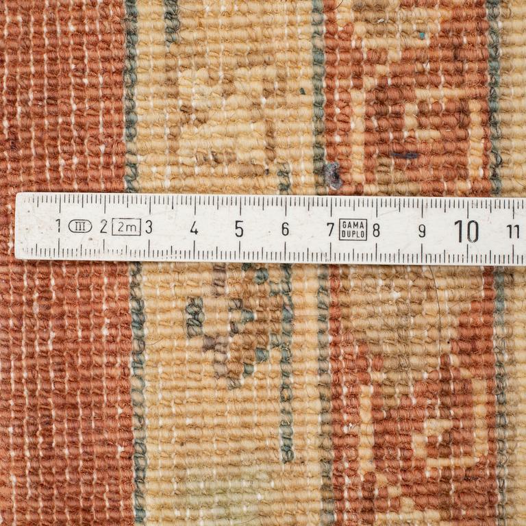 A carpet, Ziegler design, ca 303 x 226 cm.