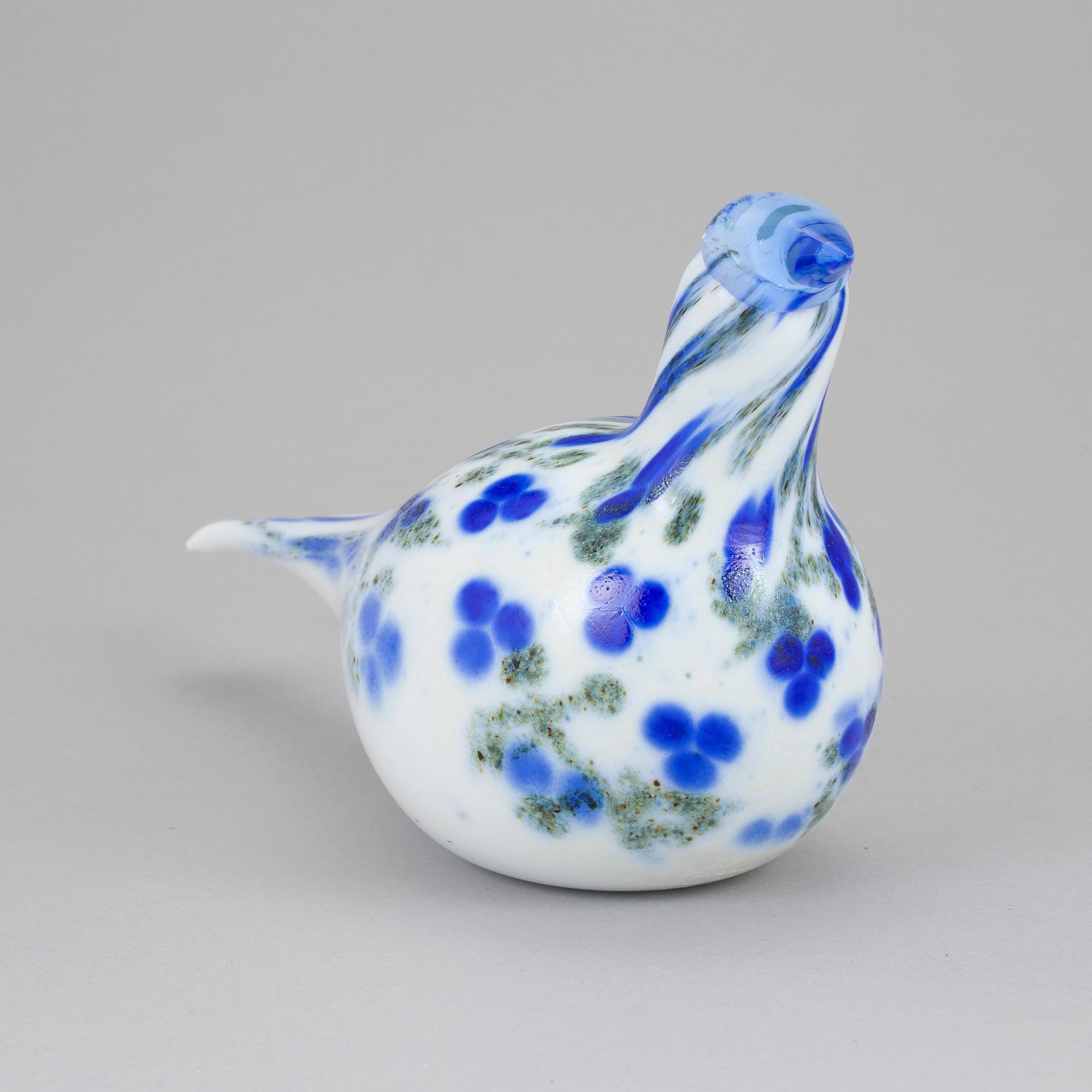 OIVA TOIKKA, skulptur, glas, "Kyyhky", Nuutajärvi Notsjö, Iittala, signerad, numrerad 58/1917 och daterad 2007.