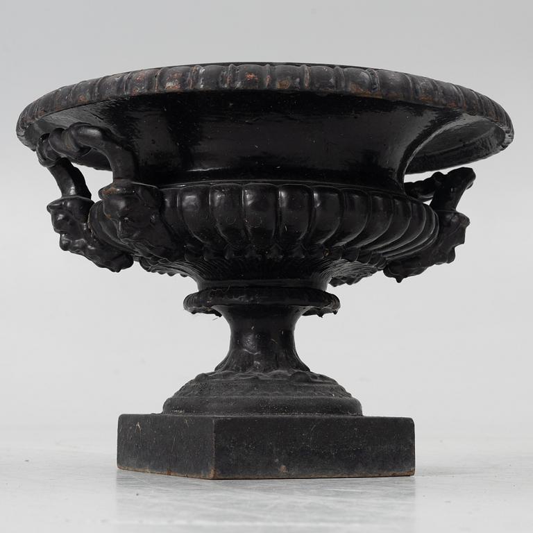 Garden urns, 3 pcs, No. 3, Husqvarna, circa 1900.