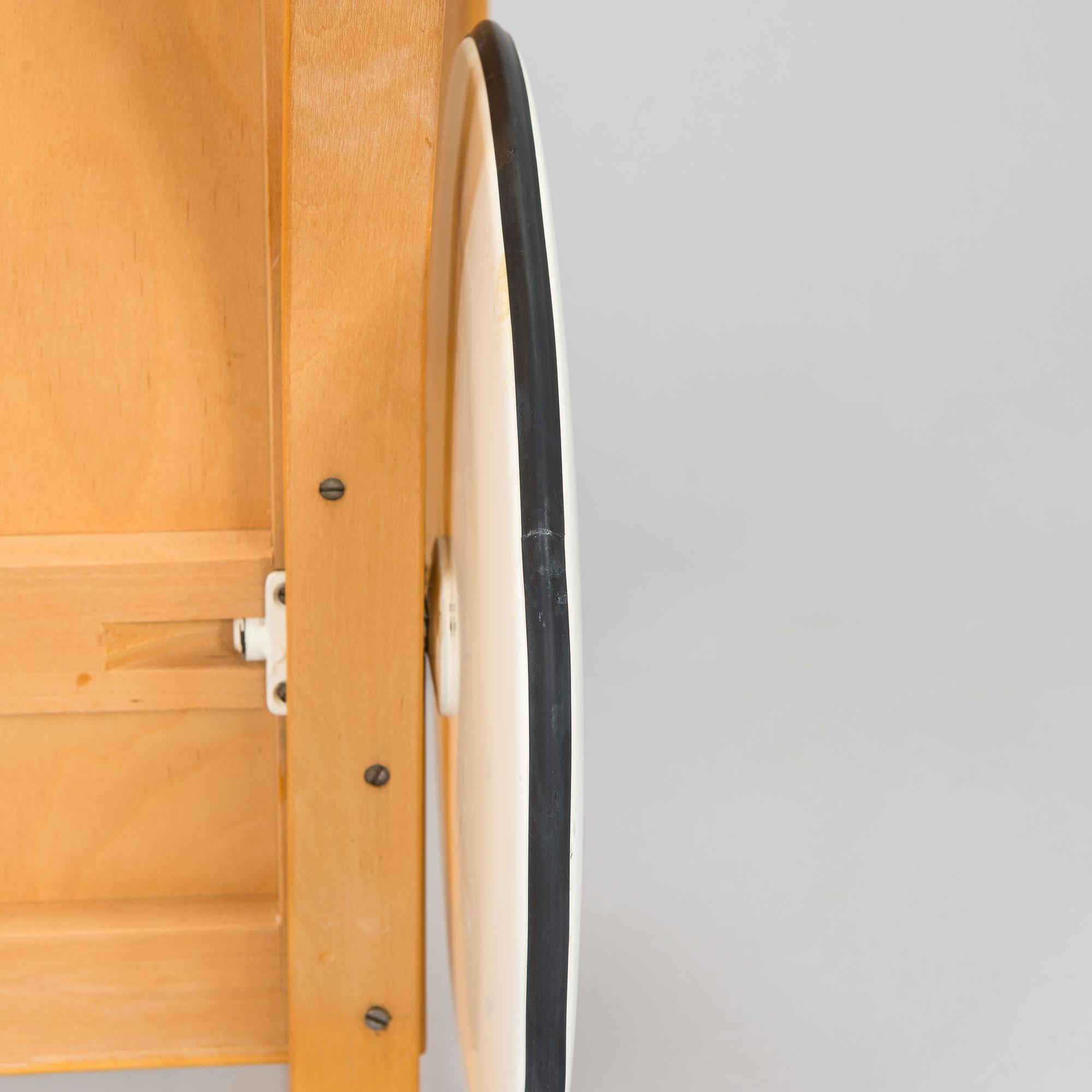 Alvar Aalto, serveringsvagn, modell 98, O.Y. Huonekalu- ja Rakennustyötehdas A.B. 1900-talets mitt.