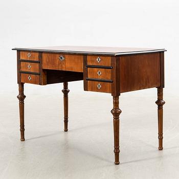 Desk Neo-Renaissance circa 1900.