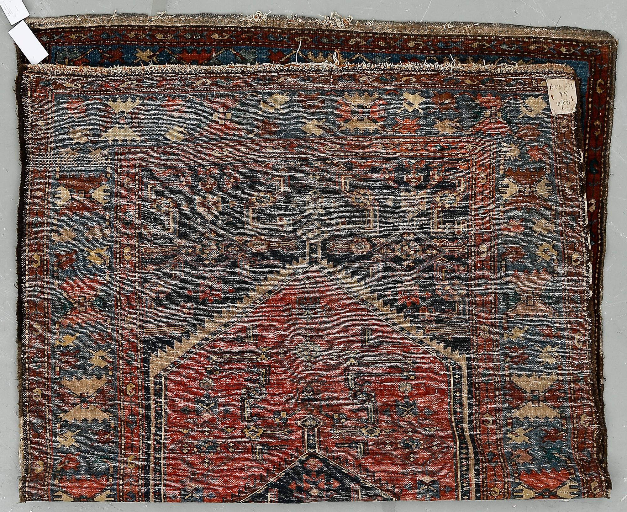 MATTA, semiantik Heris. Ca 203x125 cm.