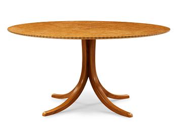 452. A Josef Frank dining table, Svenskt Tenn, model 1020.