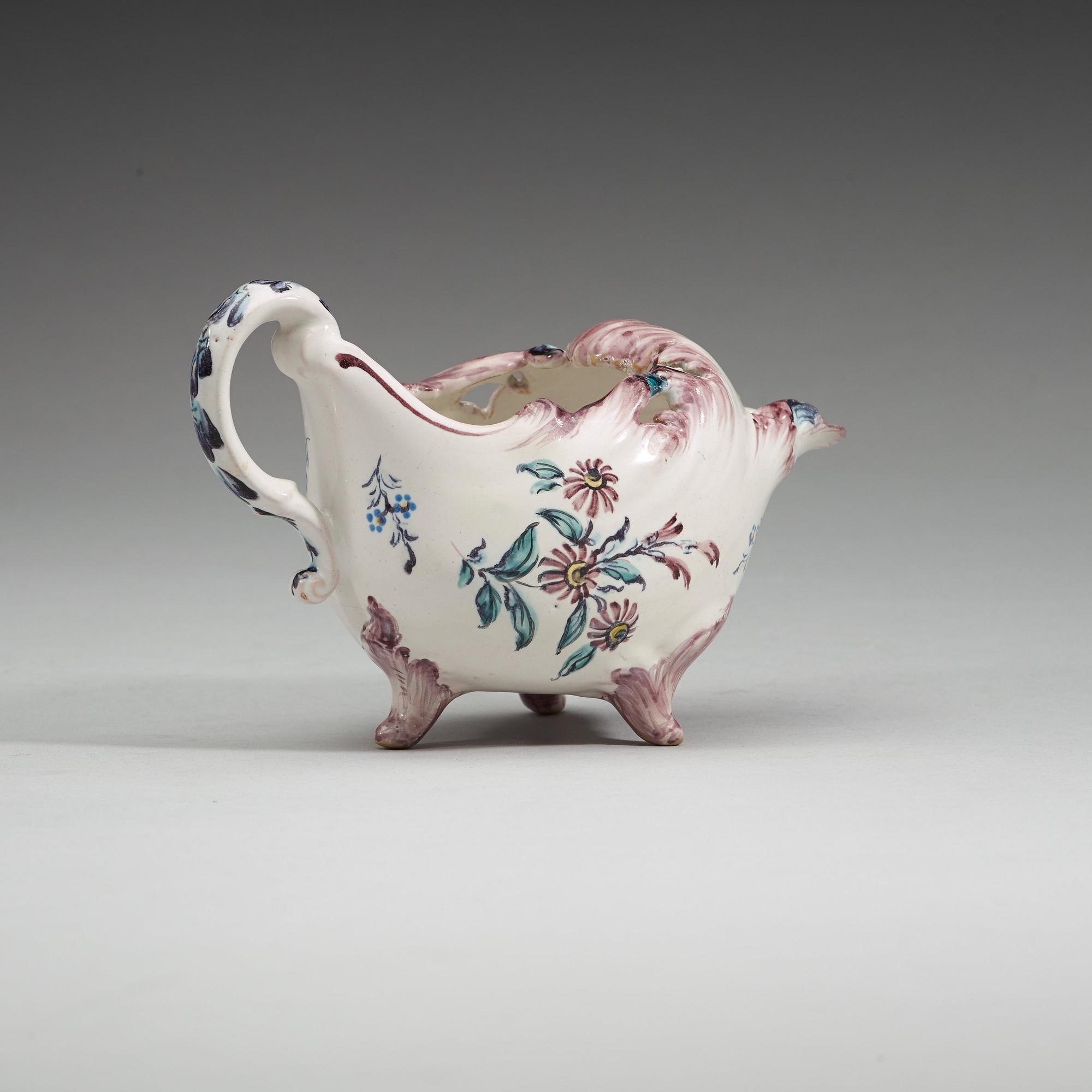 A Swedish faience sauce boat, Rörstrand, 18th Century.