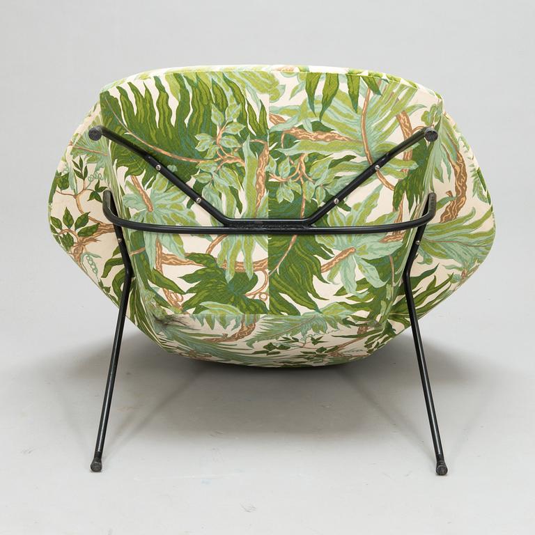 Eero Saarinen, A 1960s 'Womb chair' 70 for Artek, licensed production by Billnäs factory. Finland.