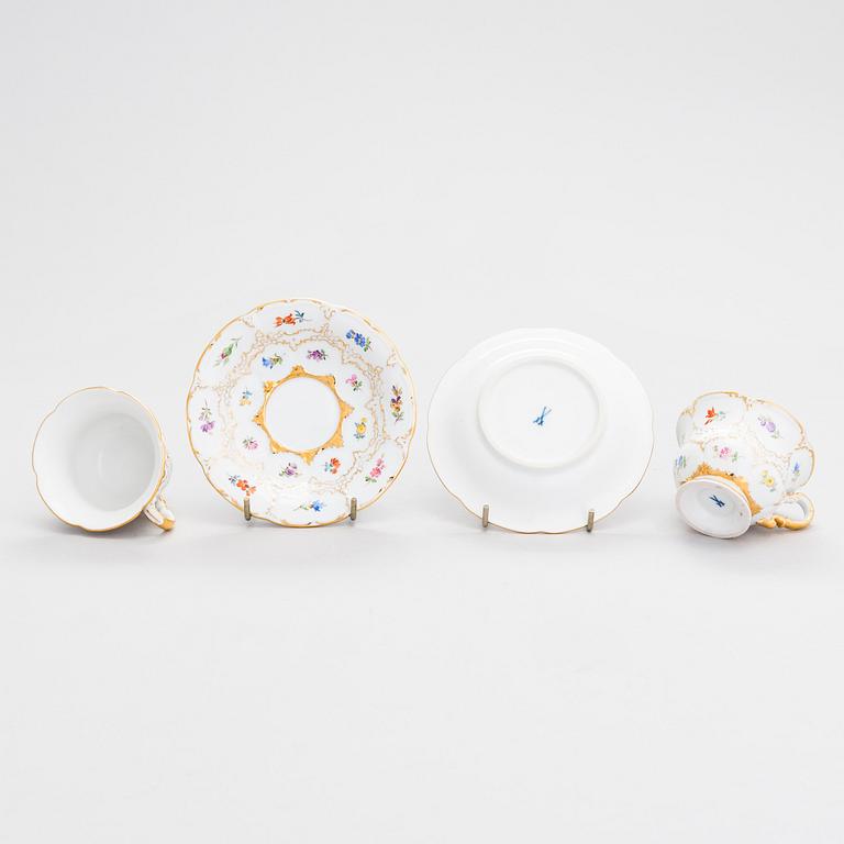 Meissen, A 8 pcs Meissen porcelain service from 1930's / 40's.