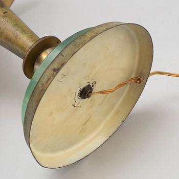 BORDSLAMPA, mässing och plåt, art déco, 1920-/30-tal.