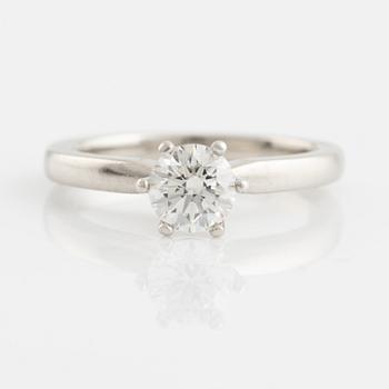 Platinum and brilliant cut diamond solitaire ring 0,70 ct.