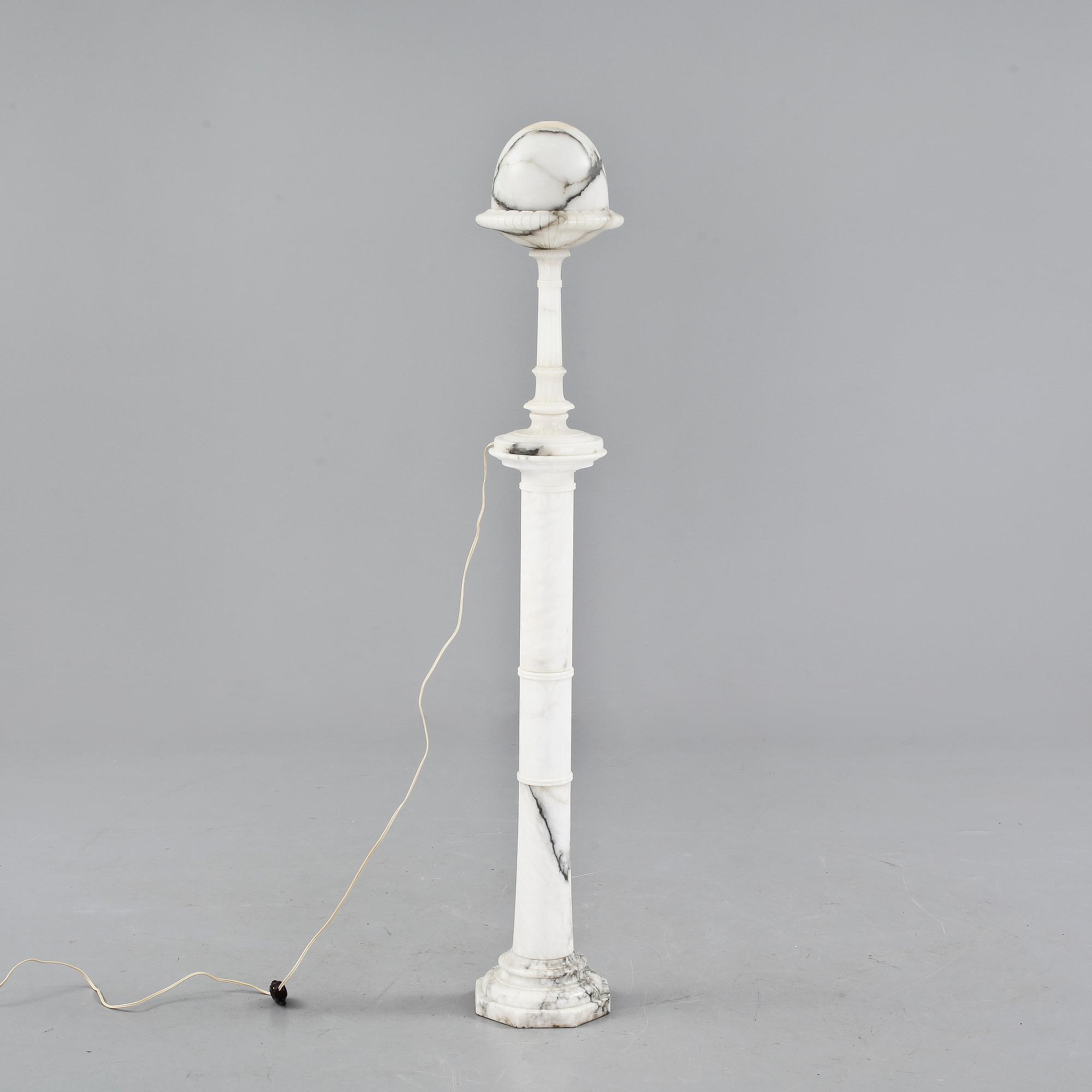 PIEDESTAL MED LAMPA, alabaster, 1900-tal.