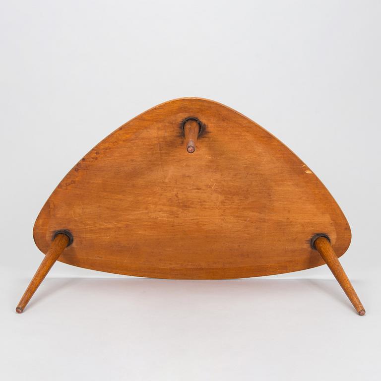 A mid-20th century coffee table.