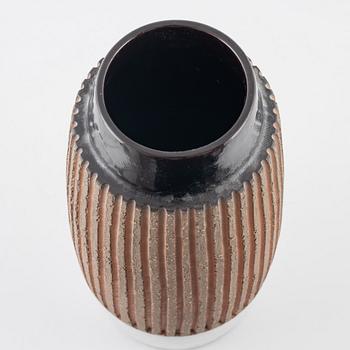 Mari Simmulson, a vase, Upsala-Ekeby.