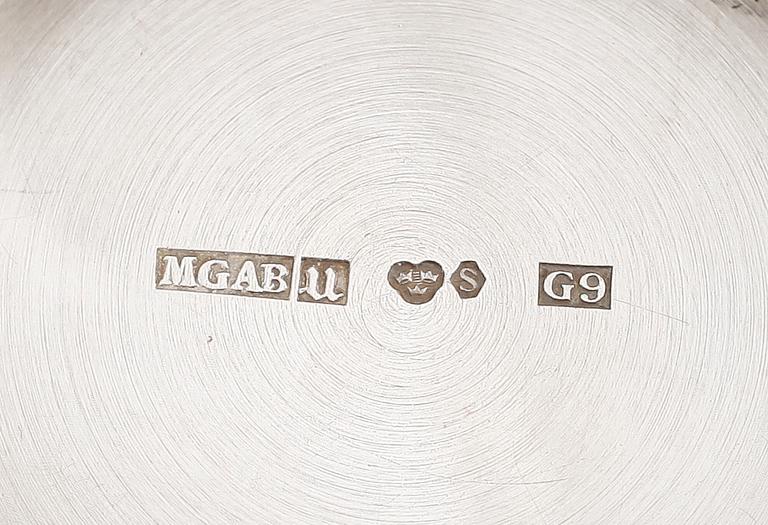 BÄGARE, 2 st, silver, GAB 1945 samt MGAB 1957. Total vikt 257 g.