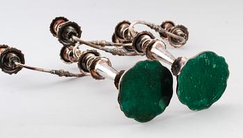 KANDELABRAR, 1 par, pläter, 1900-talets första hälft.