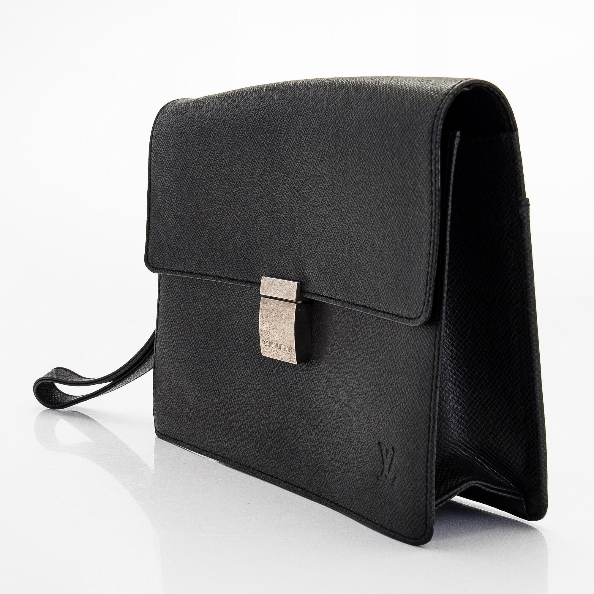 Louis Vuitton, laukku/clutch, "Selenga".