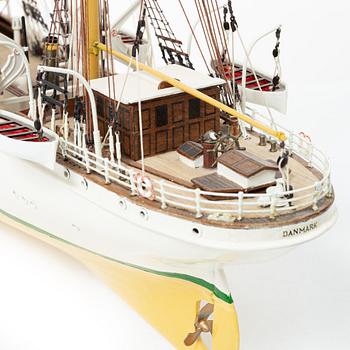 Ship model, second half of the 20th century. The training ship “Danmark”, Billing Boats.