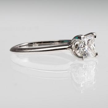 RING, prinsesslipad diamant 1.14 ct. G/vvs1, platina. Tiffany 2011. Storlek 15,5, vikt 4,4 g.