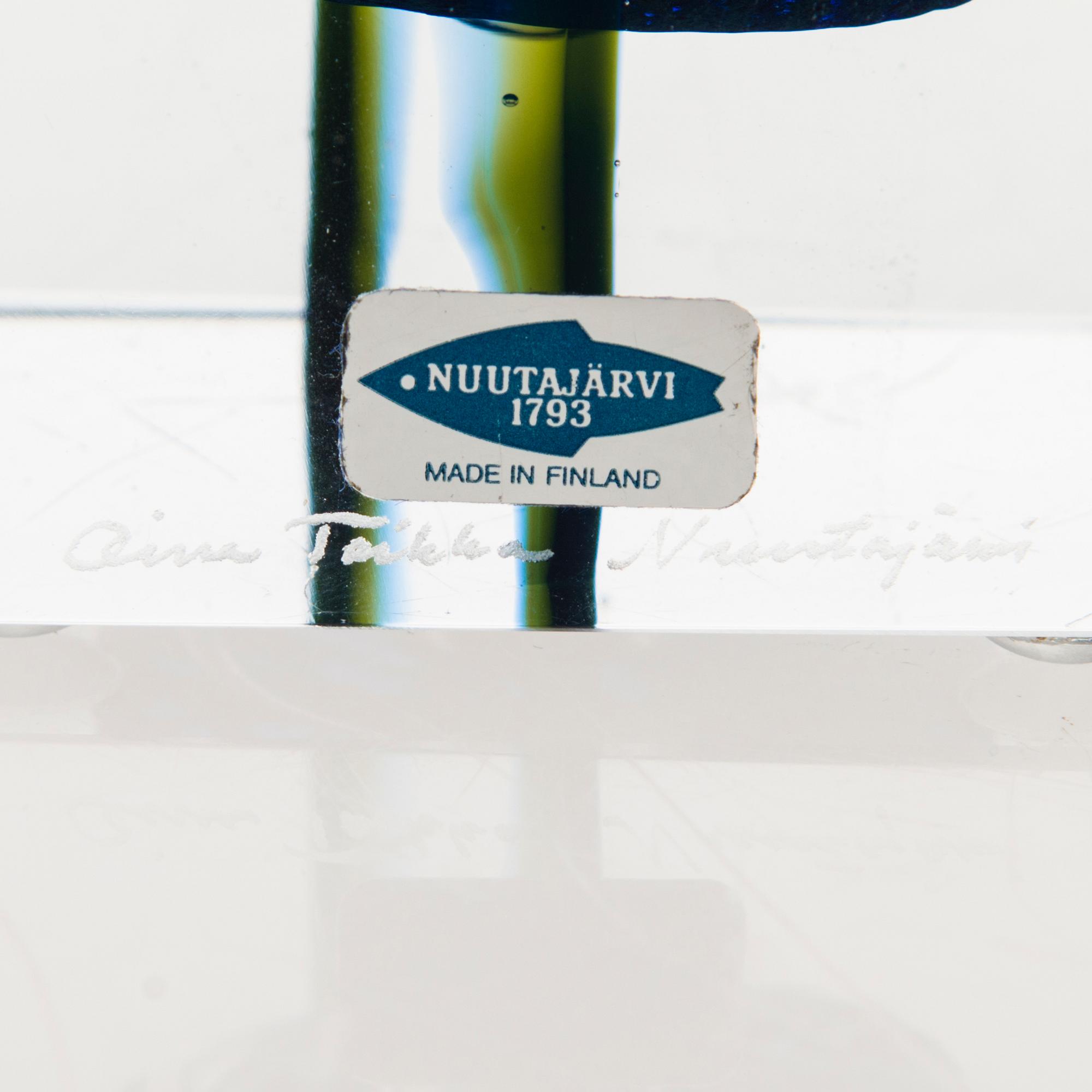 OIVA TOIKKA,  An annual glass cube, signed Oiva Toikka Nuutajärvi, Sampo-Yhtiöt.