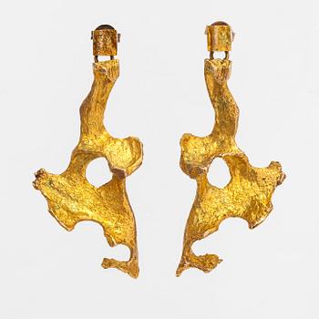 Björn Weckström, A pair of 14K gold earrings "Flamingo". Lapponia 1969.