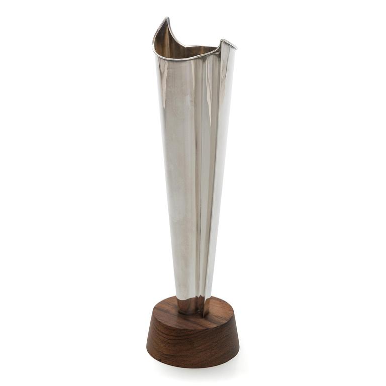 Tapio Wirkkala, vas, sterlingsilver och palisander, TW 228, "Liekki" (Flamma), Kultakeskus, Tavastehus.