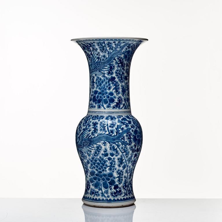 A blue and white vase, Qing dynasty, 18th Century.