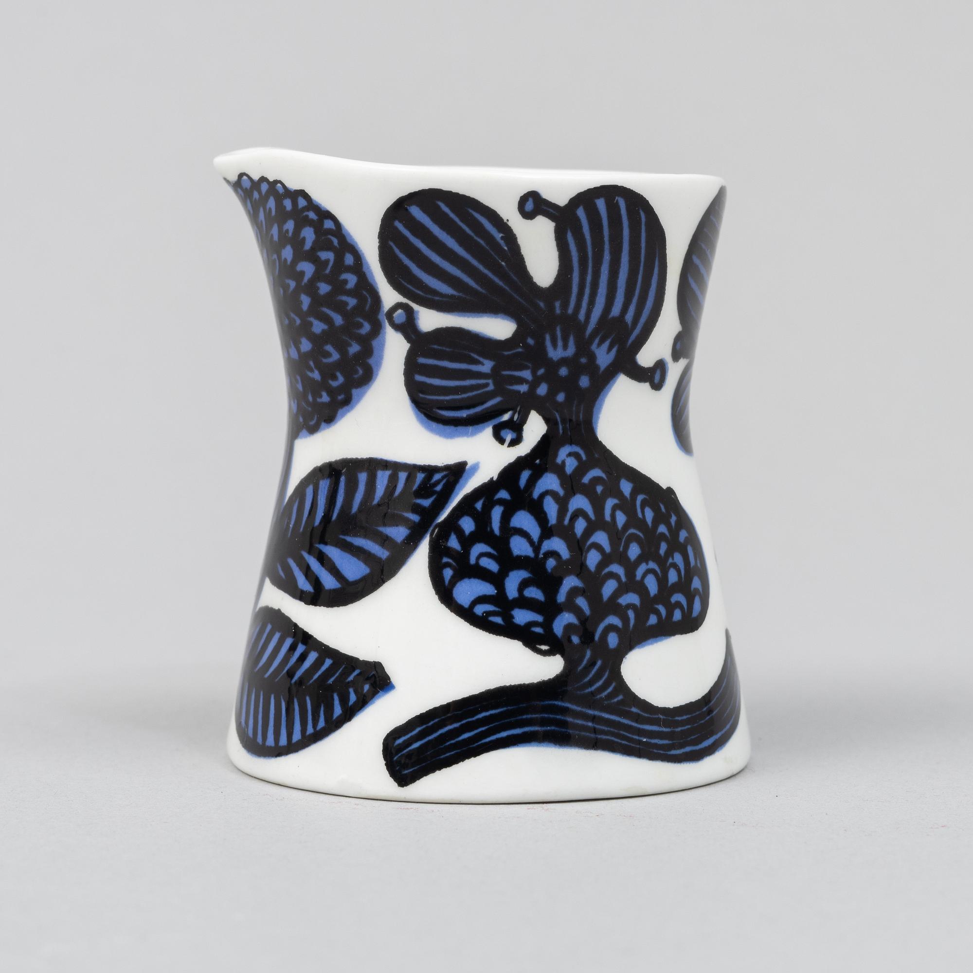 Stig Lindberg, a 22-piece bone china coffee service, 'Blå Aster', Gustavsberg.