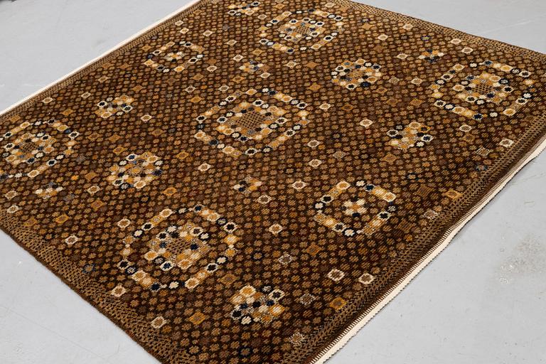 Barbro Nilsson, Barbro Nilsson, a carpet, "Bankrabatten brun", knotted pile, ca 205,5  x 202 cm. Signed AB MMF BN.