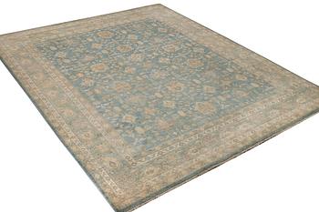 An Ushak carpet, c. 292 x 241 cm.