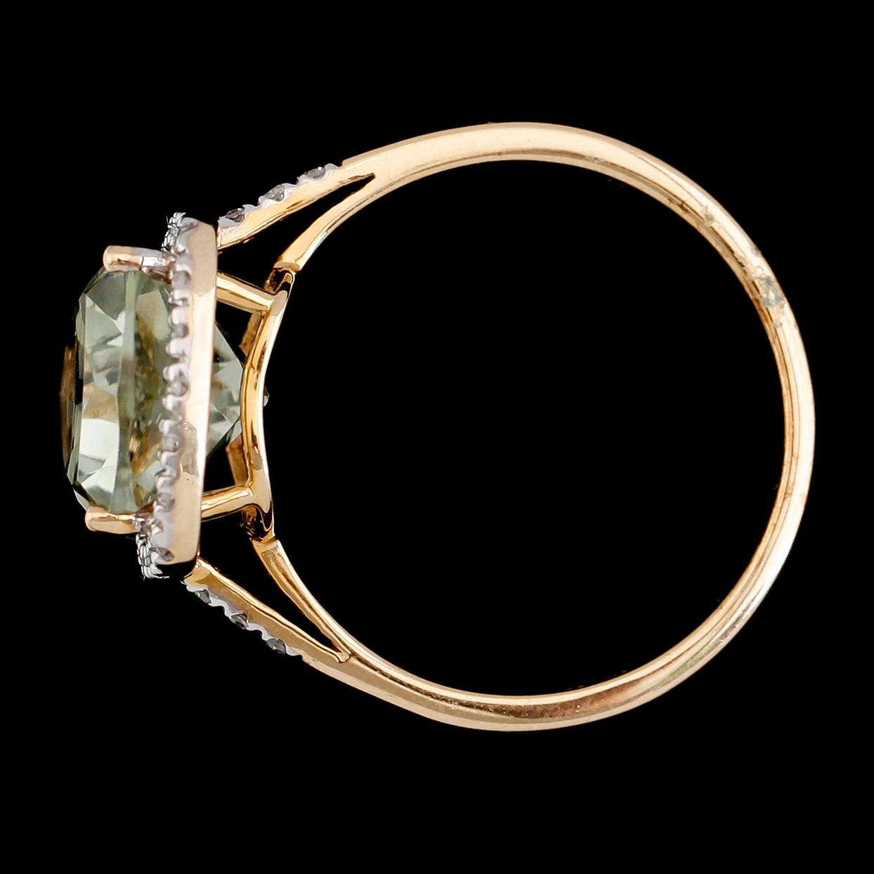 RING, 10K guld, grön ametist, diamanter tot ca 0.14 ct.