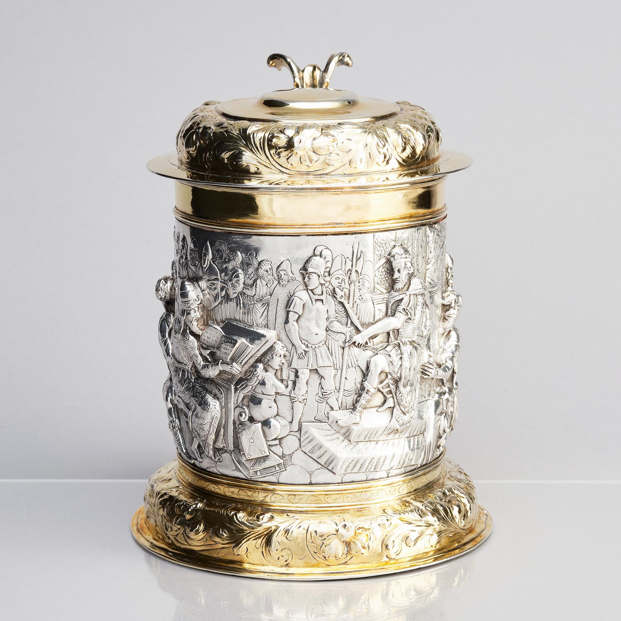 A Baroque German parcel-gilt silver tankard, mark of Johann Rohde II (1684-1726), Danzig, circa 1690. - Bukowskis A Baroque German parcel-gilt silver tankard, mark of Johann Rohde II (1684-1726), Danzig, circa 1690. - Bukowskis