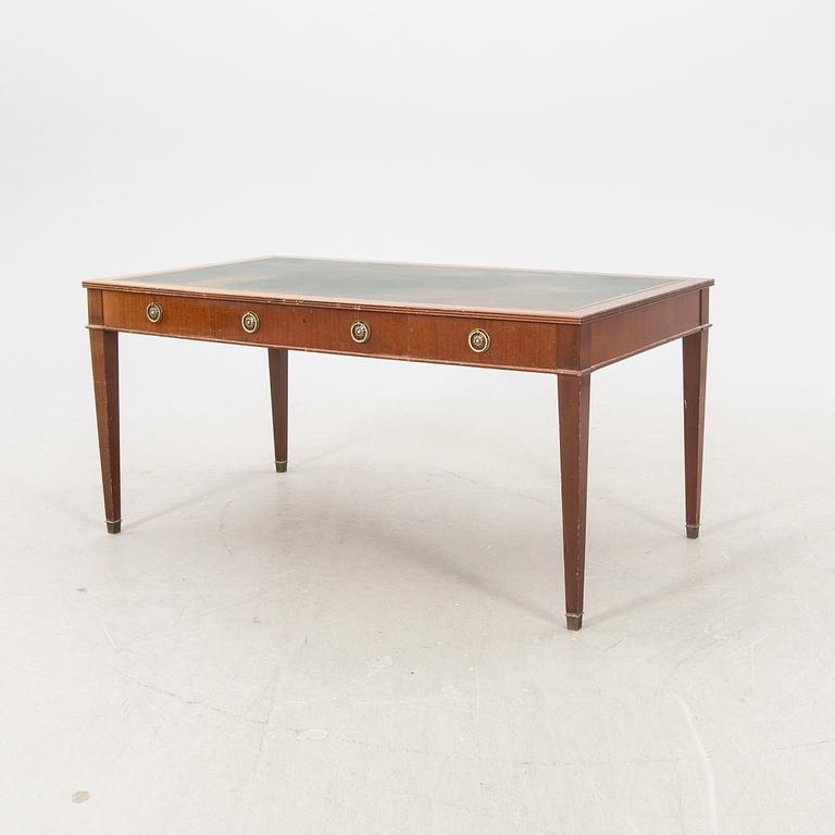 Skrivbord, Sengustaviansk stil, 1900-talets första hälft.