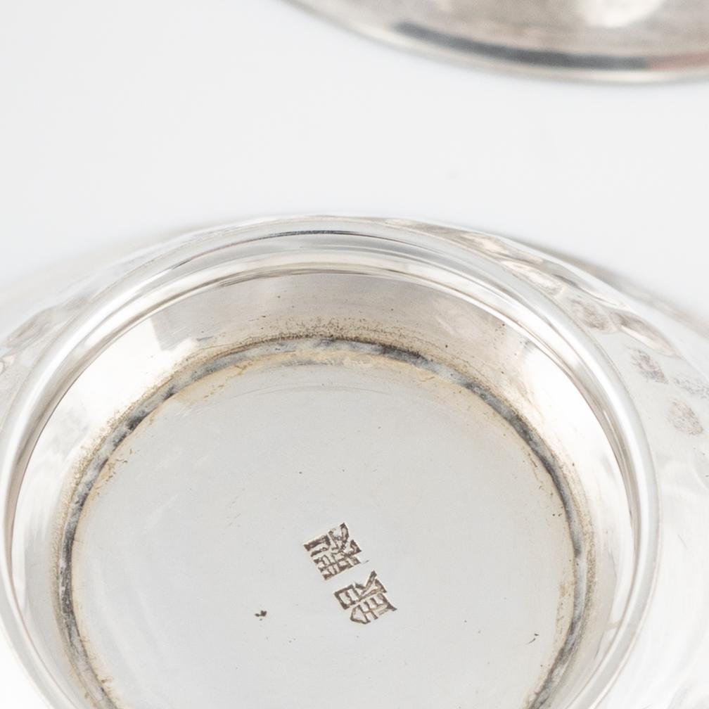 Supkoppar för saké, 3 st, silver, Japan, 1900-talets andra hälft.