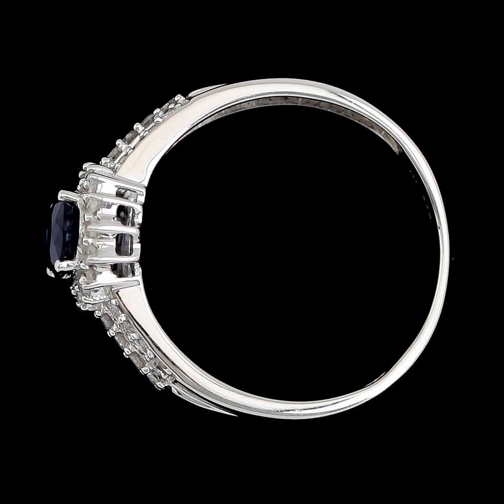 RING, 10K vitguld, safir, diamanter tot ca 0.56 ct.
