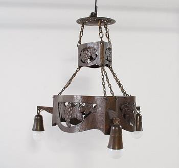 TAKARMATUR, Jugend, 1900-talets första hälft.
