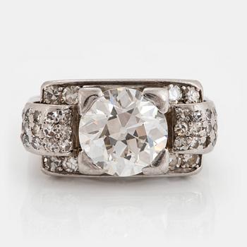 975. A CF Carlman 18K white gold ring set with an old-cut diamond weight ca 2.10 cts quality ca H/I vs.