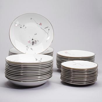SERVIS, 48 delar, porslin, Rosenthal "Japanese Quince 3725". 1900-talets senare hälft.