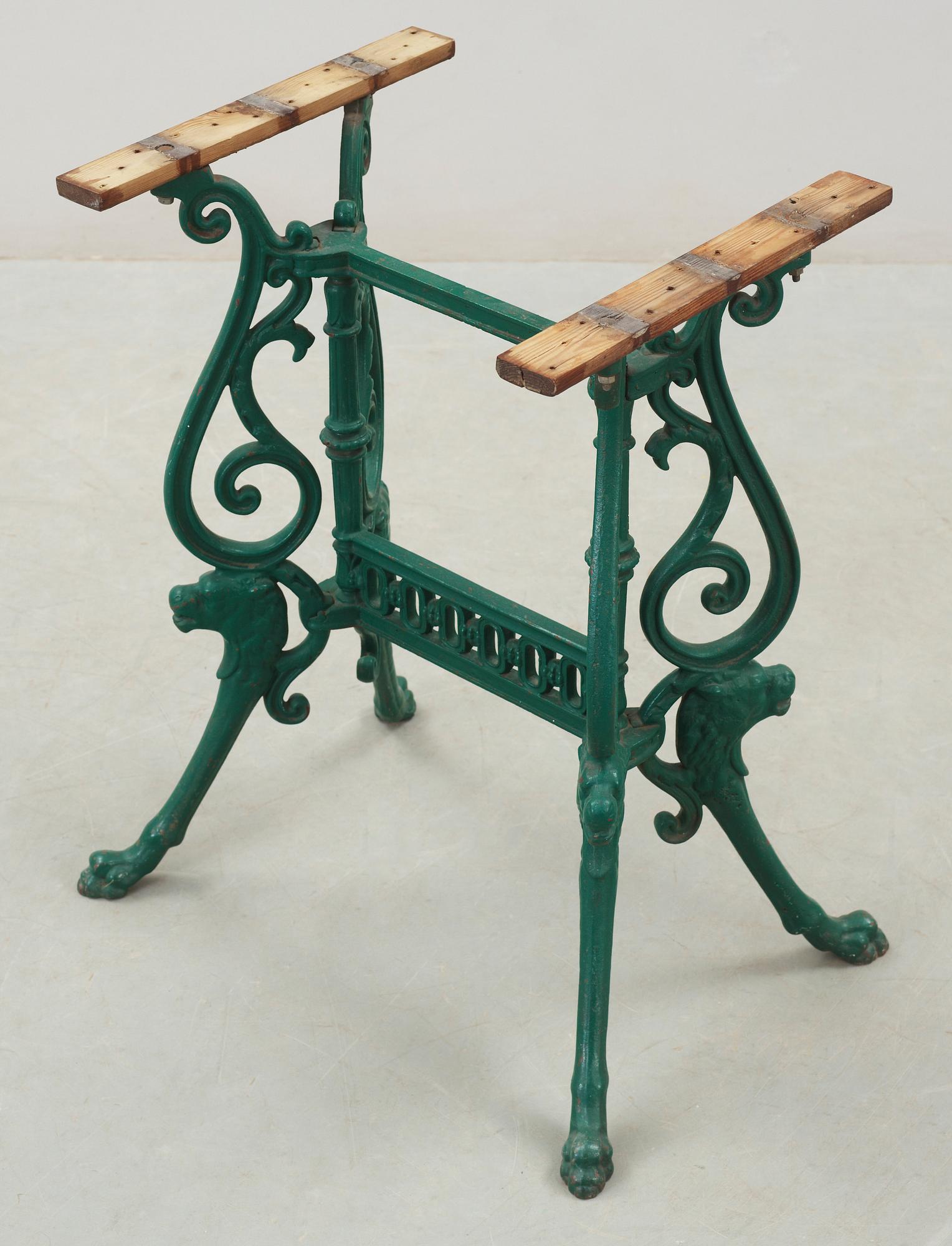 TRÄDGÅRDSBORD, gjutjärn, sekelskiftet 1800/1900.