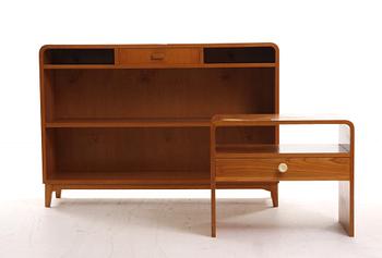 SÄNGBORD samt SIDEBOARD, 1950-tal.