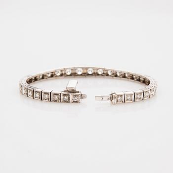Bracelet, 18k white gold with brilliant-cut diamonds.