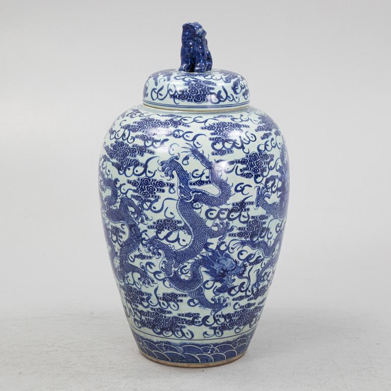 A large blue and white urn, China, 20th century.