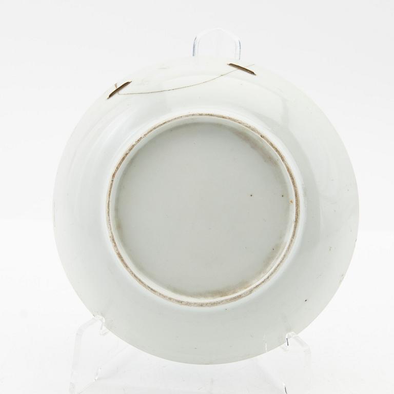 Koppar med fat, 3 st, porslin, Kina, Qingdynastin, Qianlong (1736-95).