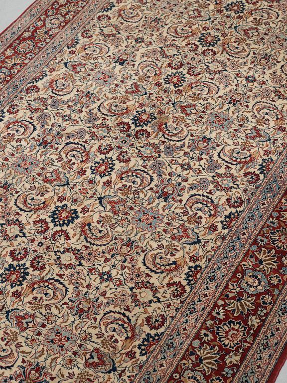 MATTO, semi-antique/Old Nain Tuteshk, part silk, ca  228 x 150 cm.