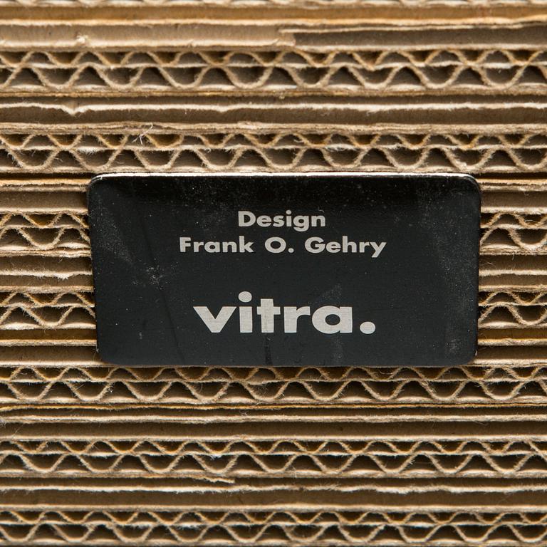 Frank Gehry, "Cube", 2 kpl, Easy Edge -sarja, Vitra. Sarja muotoiltu 1972.