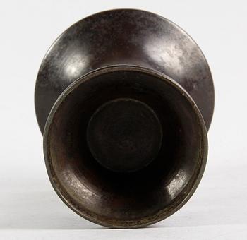 VAS, brons, Tang-stil, ostasien. 1900-tal.