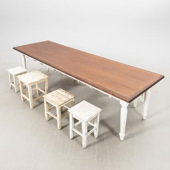 Table with stools (8 pcs) modern production.