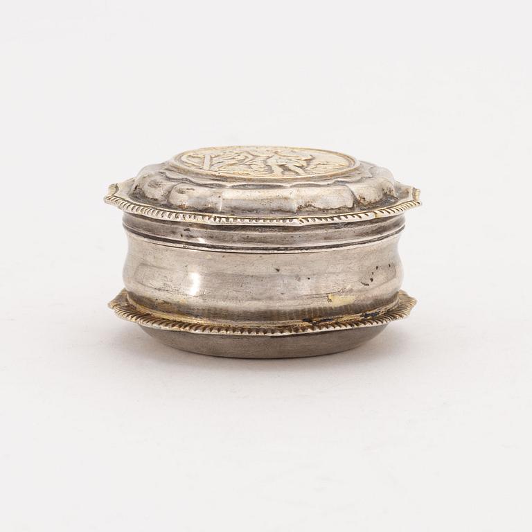 A Swedish Empire silver and parcel-gilt snuff box, mark of J. Malmstedt, Gothenburg 1816.