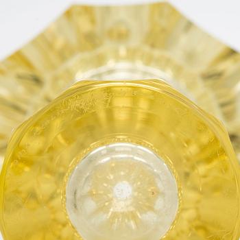 Aimo Okkolin, vas, "Fyr", signerad Aimo Okkolin, Riihimäen Lasi Oy.