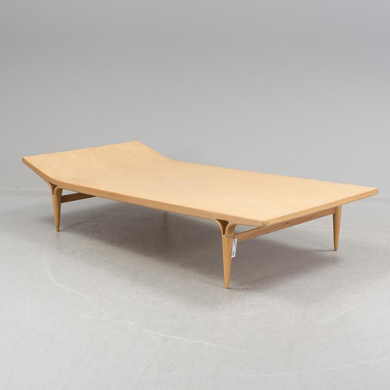 A "T 303 Berlin 60" daybed by Bruno Mathsson, 1965.