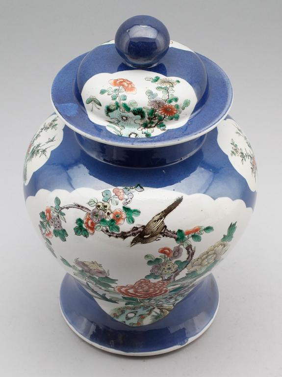 LOCKURNA, porslin, Kina, 1800-tal.