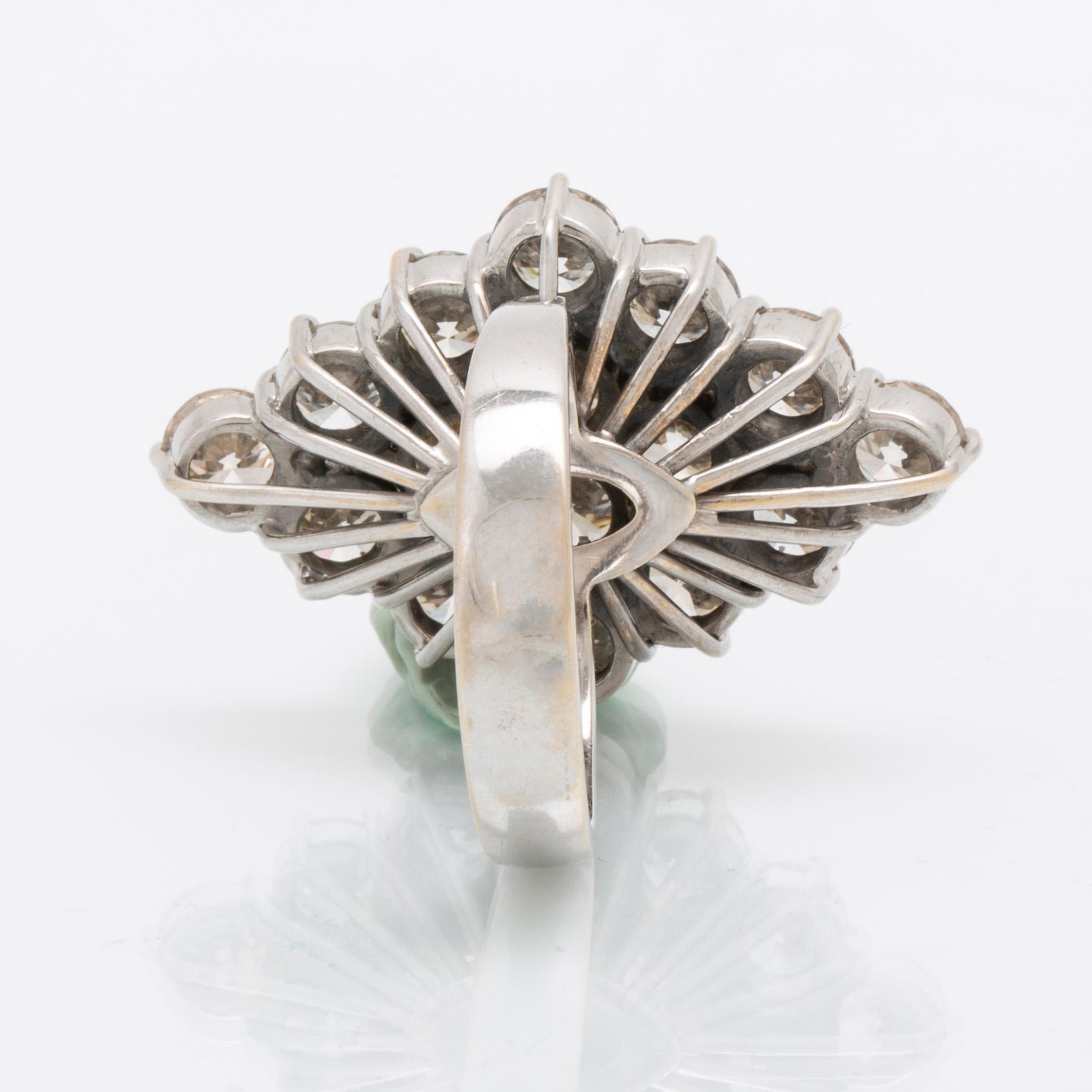 An 18K white gold and diamond ring, approx. 11.2 ct.